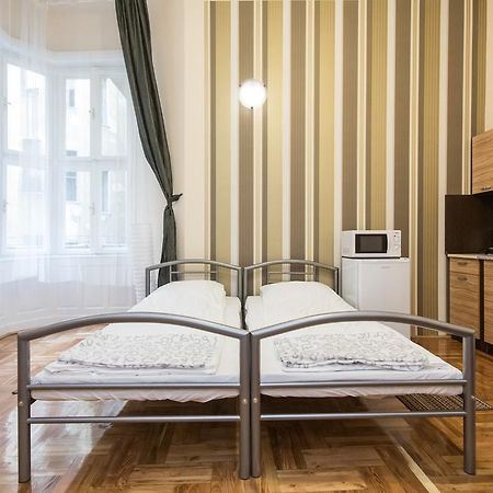 Riverside City Budapest Bilik gambar