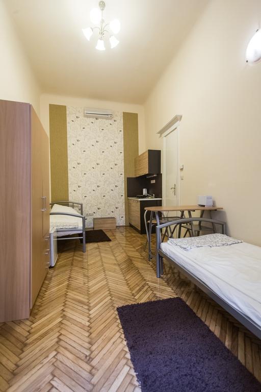 Riverside City Budapest Bilik gambar